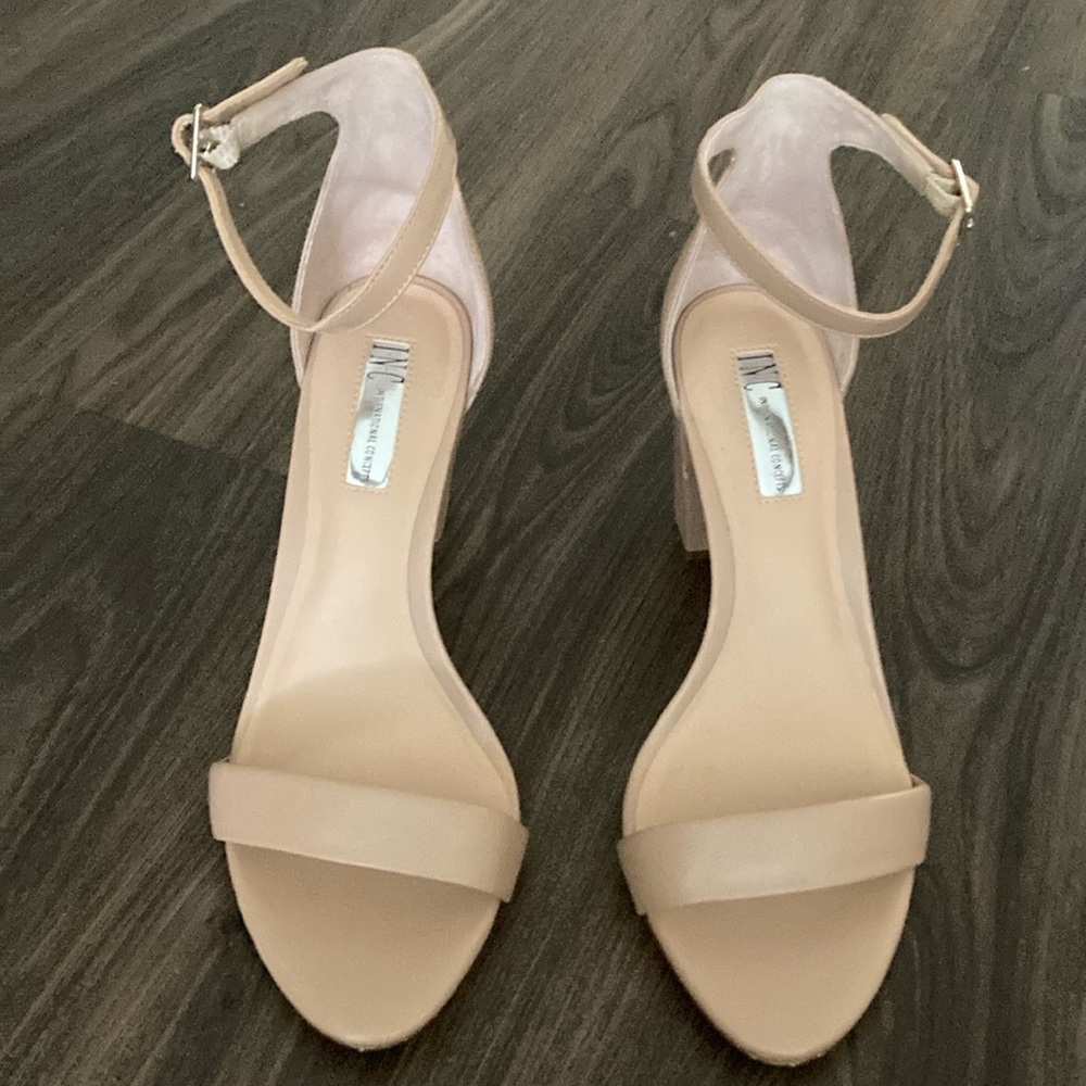 Beige Sandal with block heel